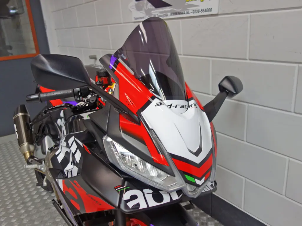 Gebruikte Aprilia RS 660 sport met 659cc motor uit 2021 bij NIWA Motoren