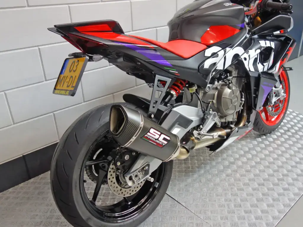 Gebruikte Aprilia RS 660 sport met 659cc motor uit 2021 bij NIWA Motoren