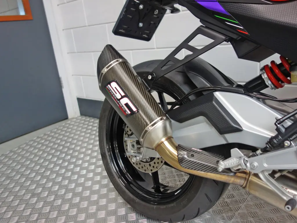 Gebruikte Aprilia RS 660 sport met 659cc motor uit 2021 bij NIWA Motoren