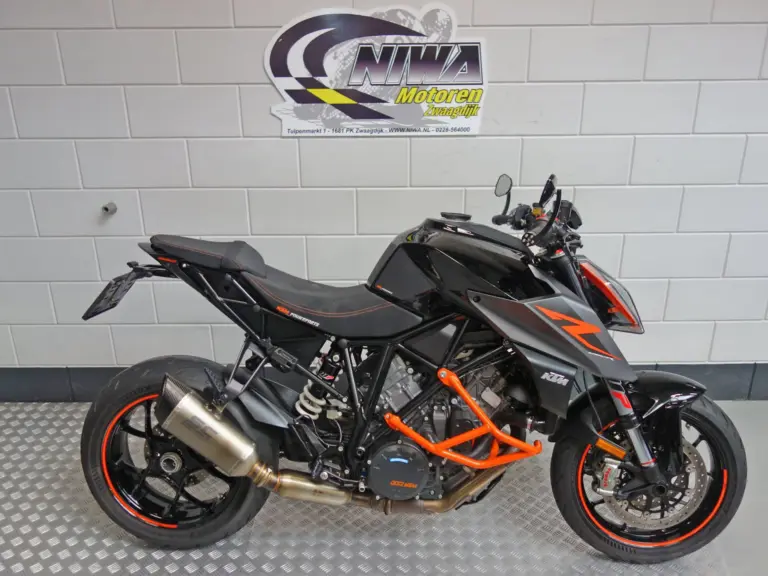 KTM 1290 SuperDuke R ABS bij NIWA Motoren