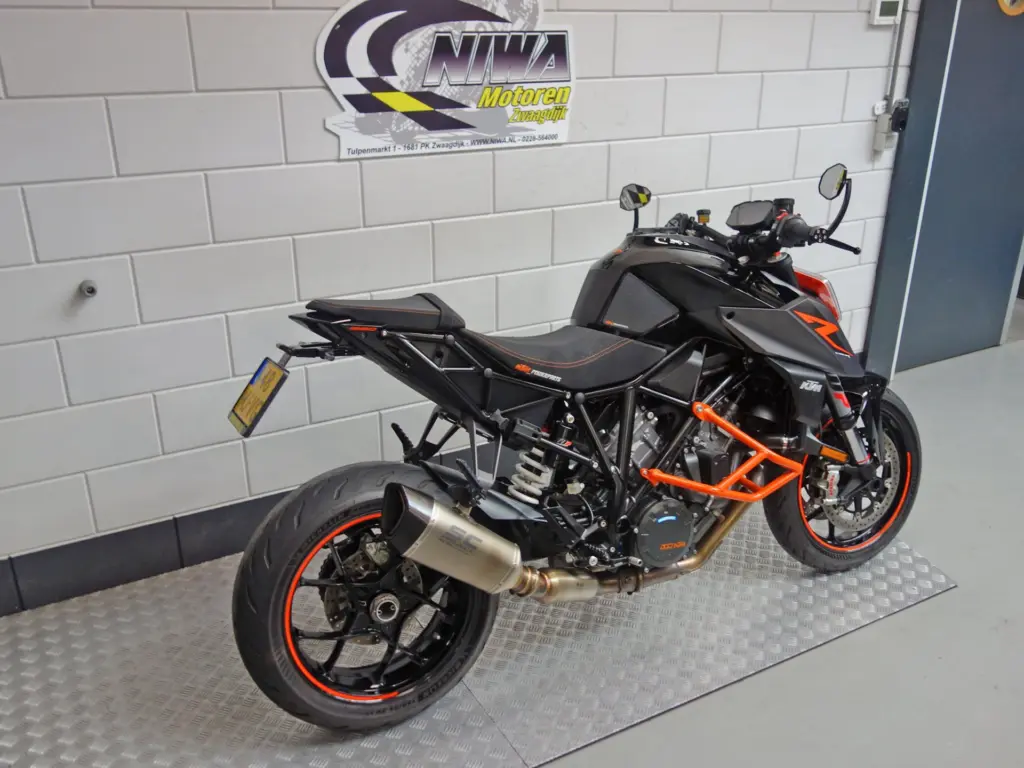 Gebruikte KTM 1290 Super Duke tour met 1301cc motor uit 2018 bij NIWA Motoren