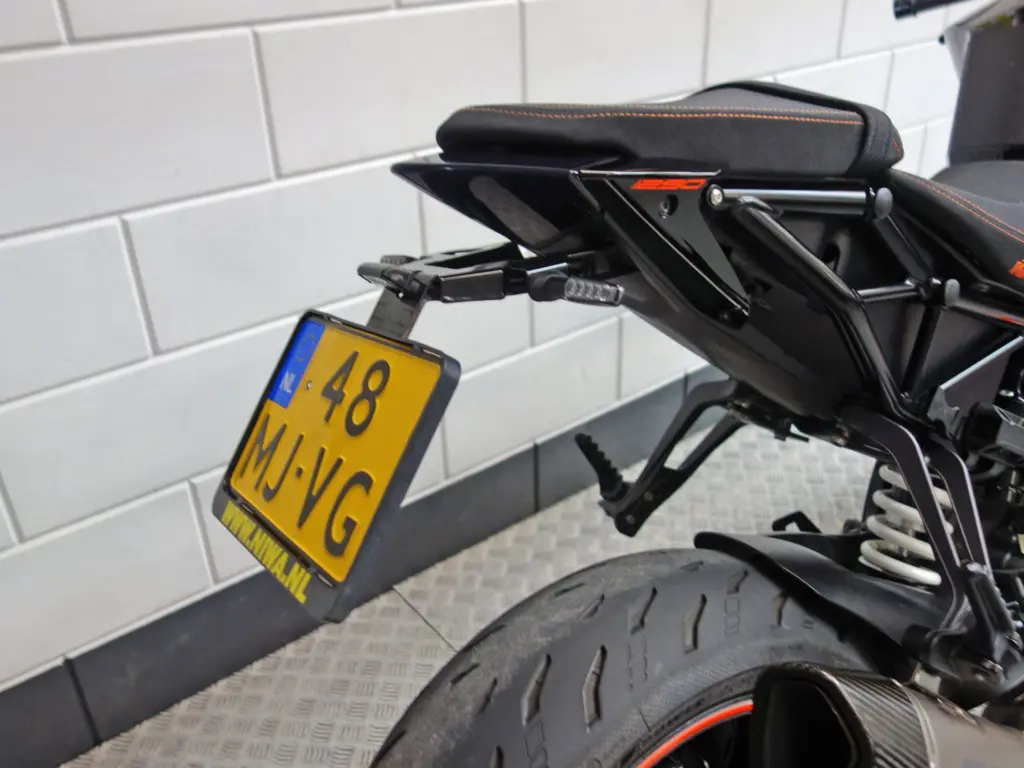 Gebruikte KTM 1290 Super Duke tour met 1301cc motor uit 2018 bij NIWA Motoren