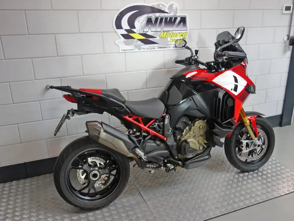 Gebruikte Ducati Multistrada all-road met 1158cc motor uit 2022 bij NIWA Motoren