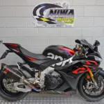 Gebruikte Aprilia RSV4 sport met 1099cc motor uit 2023 bij NIWA Motoren