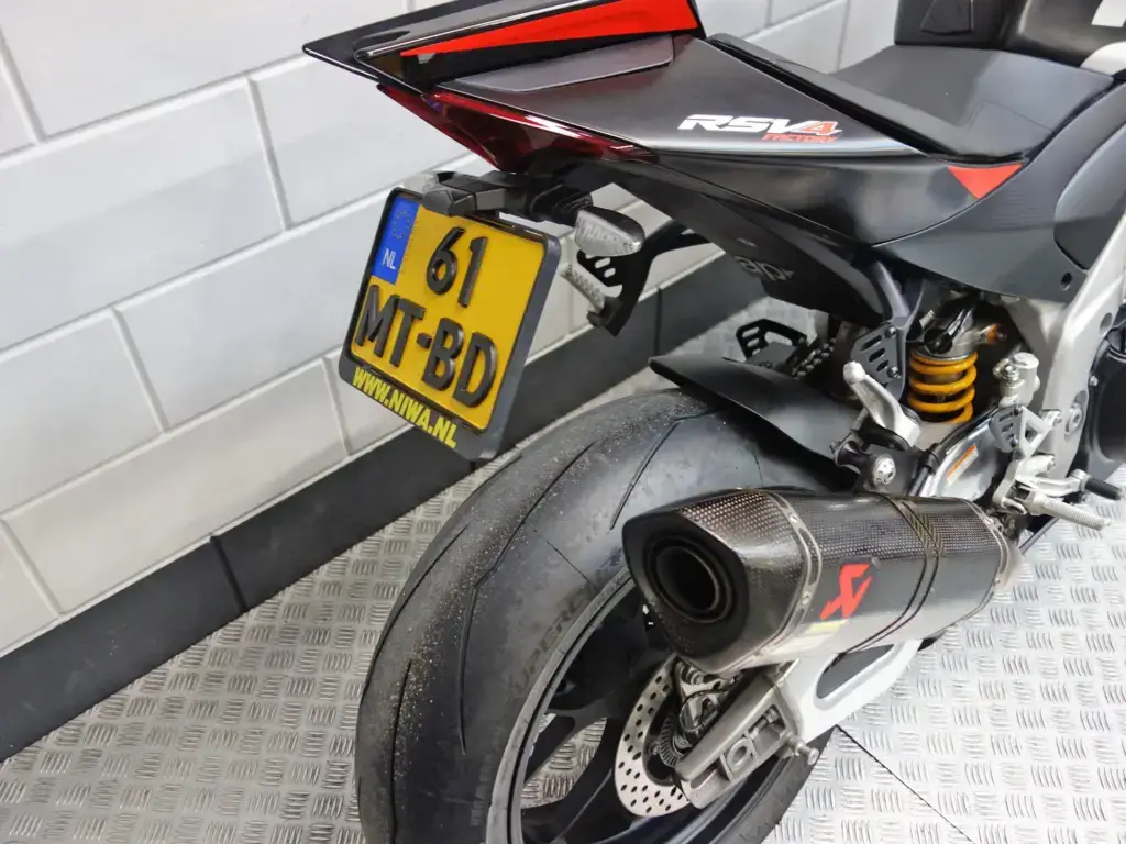 Gebruikte Aprilia RSV4 sport met 1099cc motor uit 2023 bij NIWA Motoren