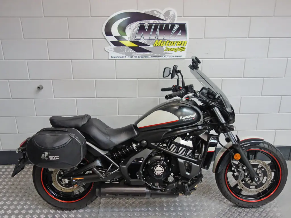 Gebruikte Kawasaki Vulcan chopper met 649cc motor uit 2017 bij NIWA Motoren