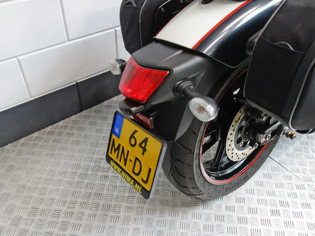 Gebruikte Kawasaki Vulcan chopper met 649cc motor uit 2017 bij NIWA Motoren