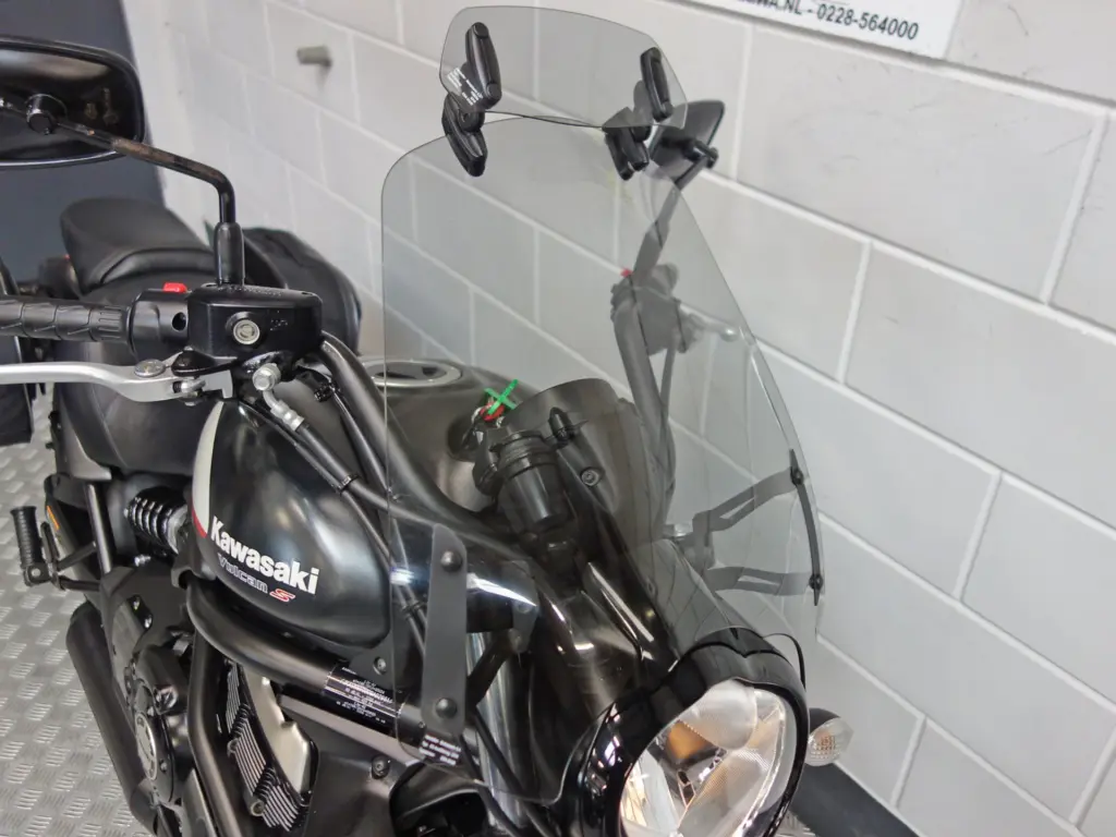 Gebruikte Kawasaki Vulcan chopper met 649cc motor uit 2017 bij NIWA Motoren