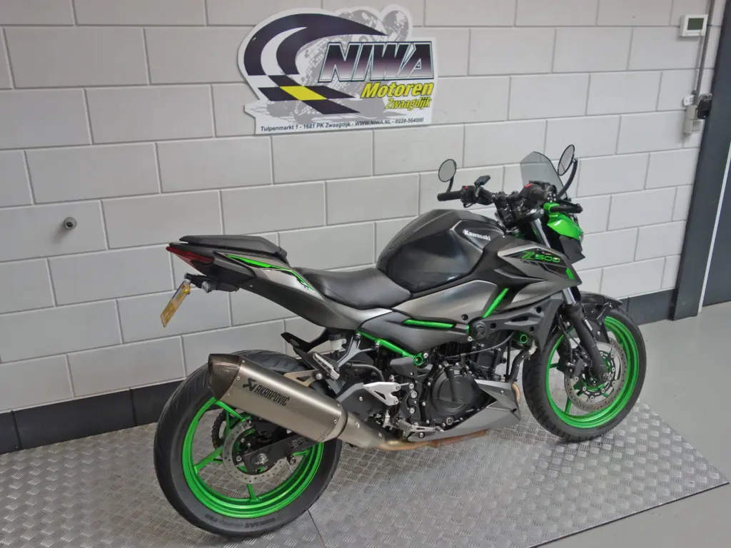 Gebruikte Kawasaki Z500 tour met 451cc motor uit 2024 bij NIWA Motoren