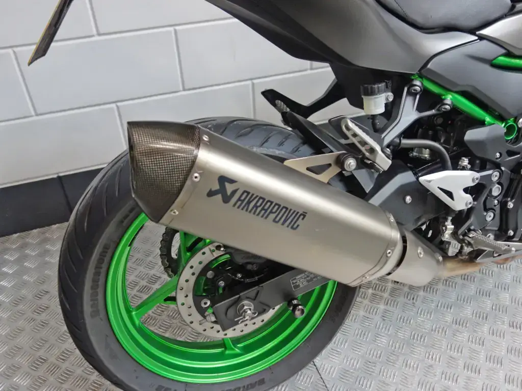 Gebruikte Kawasaki Z500 tour met 451cc motor uit 2024 bij NIWA Motoren