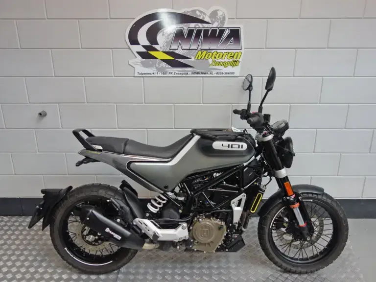 Husqvarna Svartpilen 401 bij NIWA Motoren