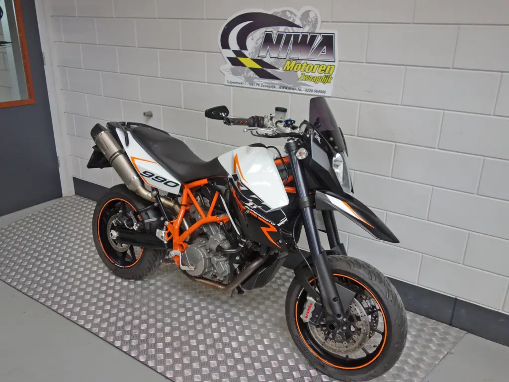 Gebruikte KTM 990 Supermoto tour met 1000cc motor uit 2011 bij NIWA Motoren