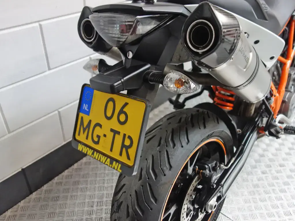 Gebruikte KTM 990 Supermoto tour met 1000cc motor uit 2011 bij NIWA Motoren