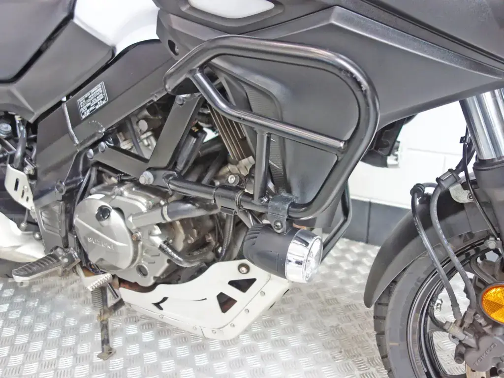 Gebruikte Suzuki V-Strom 650 all-road met 645cc motor uit 2018 bij NIWA Motoren