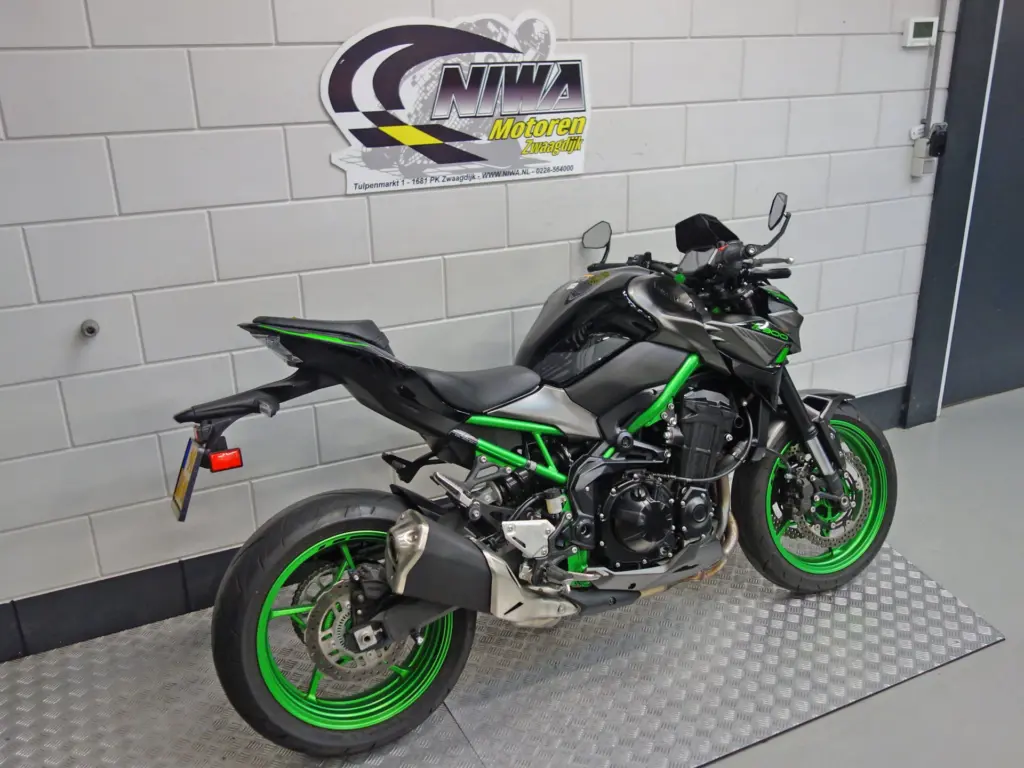 Gebruikte Kawasaki Z900 tour met 948cc motor uit 2023 bij NIWA Motoren