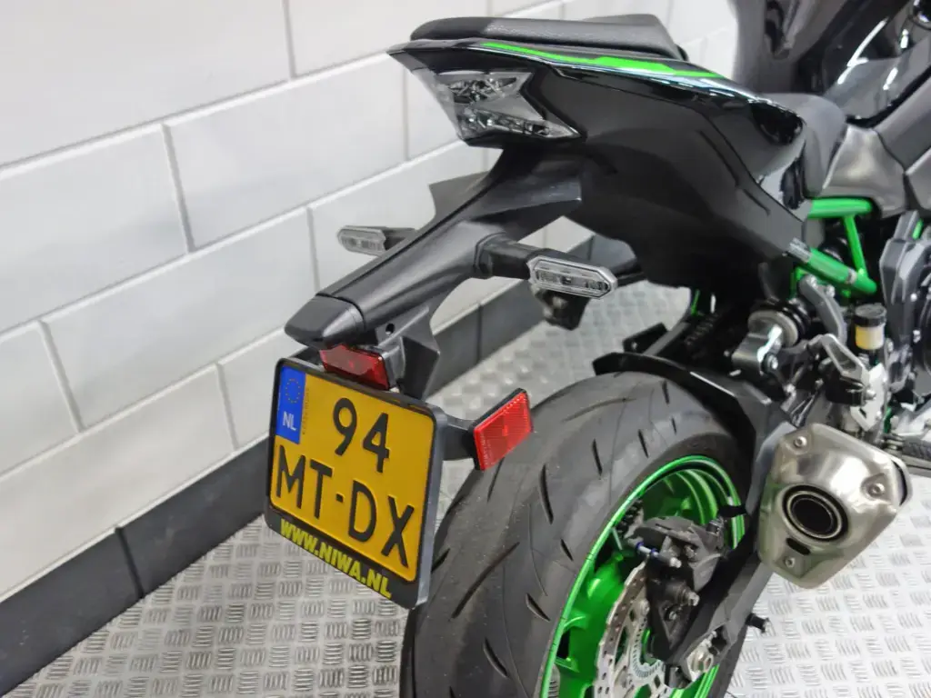 Gebruikte Kawasaki Z900 tour met 948cc motor uit 2023 bij NIWA Motoren