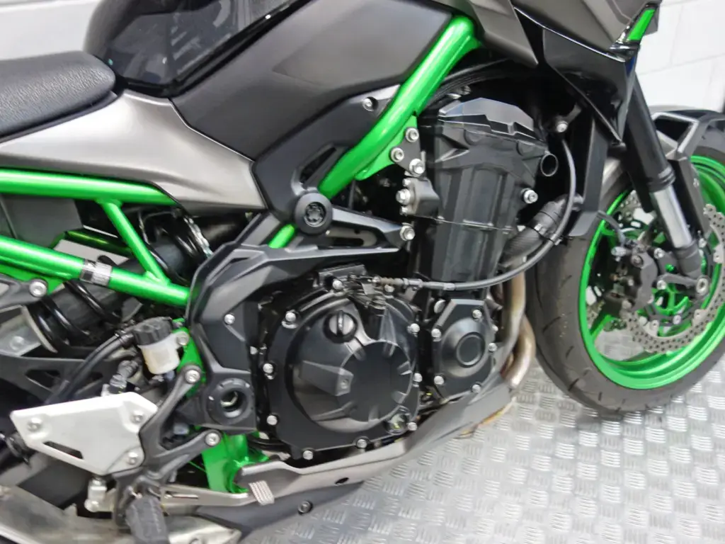 Gebruikte Kawasaki Z900 tour met 948cc motor uit 2023 bij NIWA Motoren