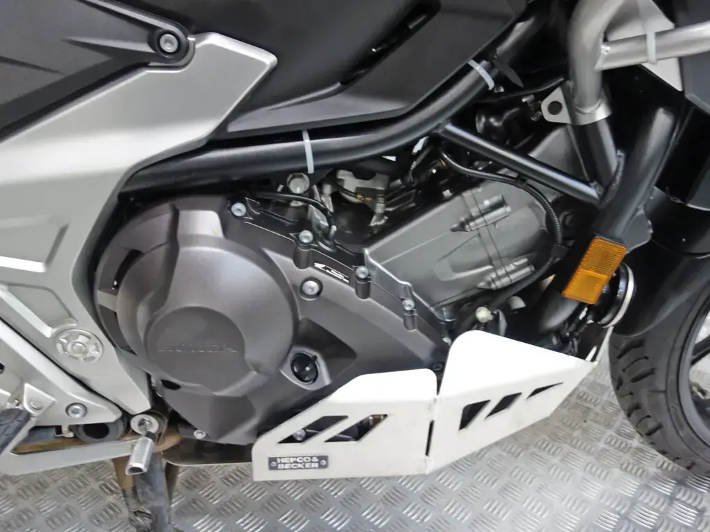 Gebruikte Honda NC 750 all-road met 745cc motor uit 2022 bij NIWA Motoren