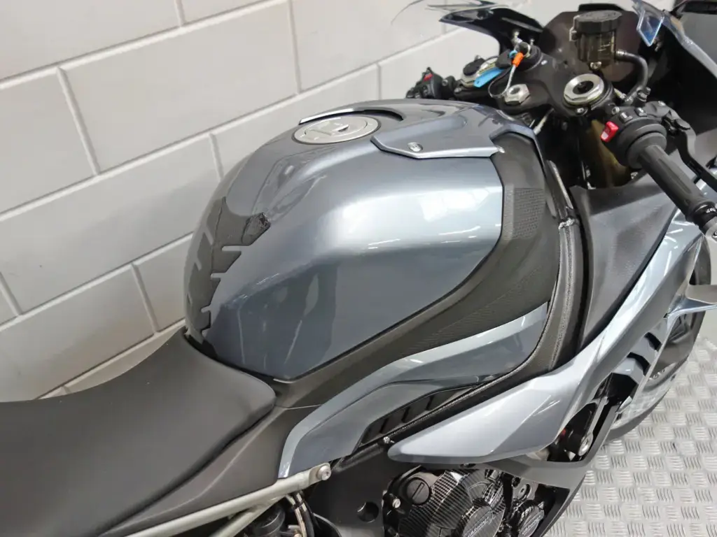 Gebruikte BMW S 1000 RR supersport met 999cc motor uit 2025 bij NIWA Motoren