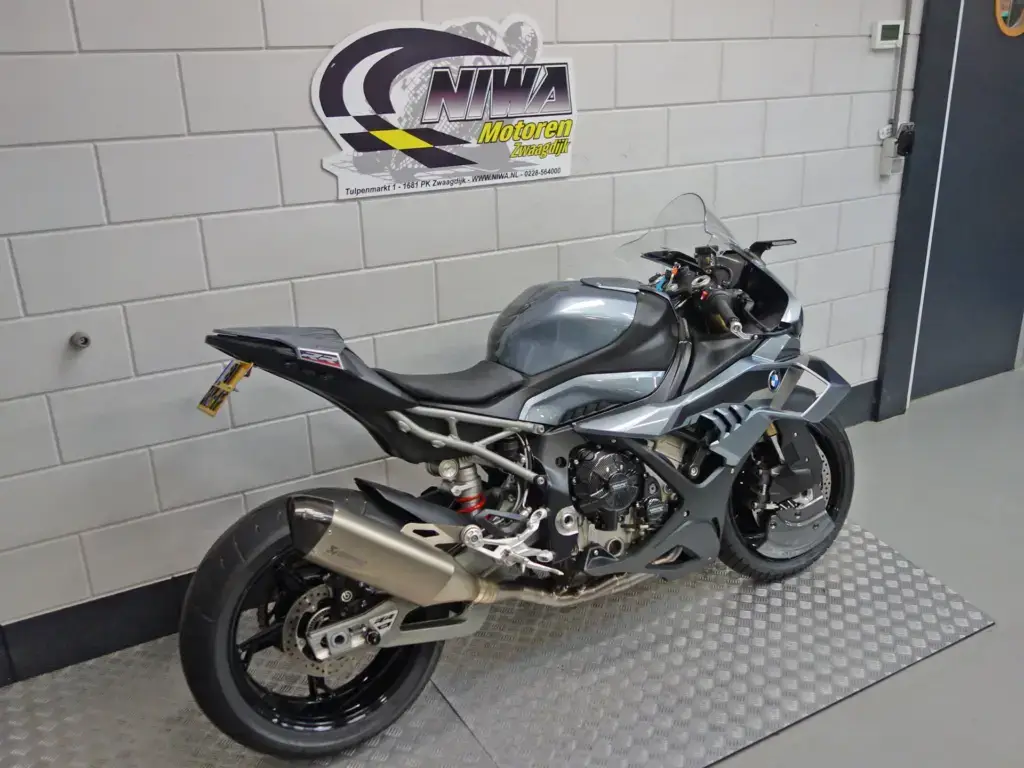 Gebruikte BMW S 1000 RR supersport met 999cc motor uit 2025 bij NIWA Motoren