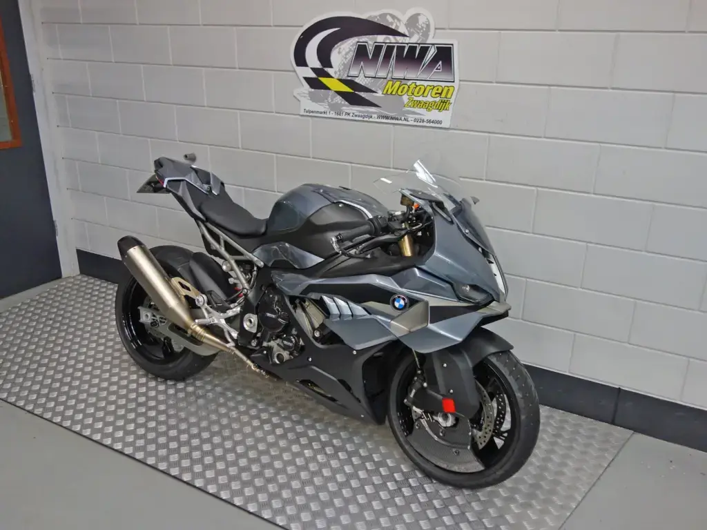 Gebruikte BMW S 1000 RR supersport met 999cc motor uit 2025 bij NIWA Motoren