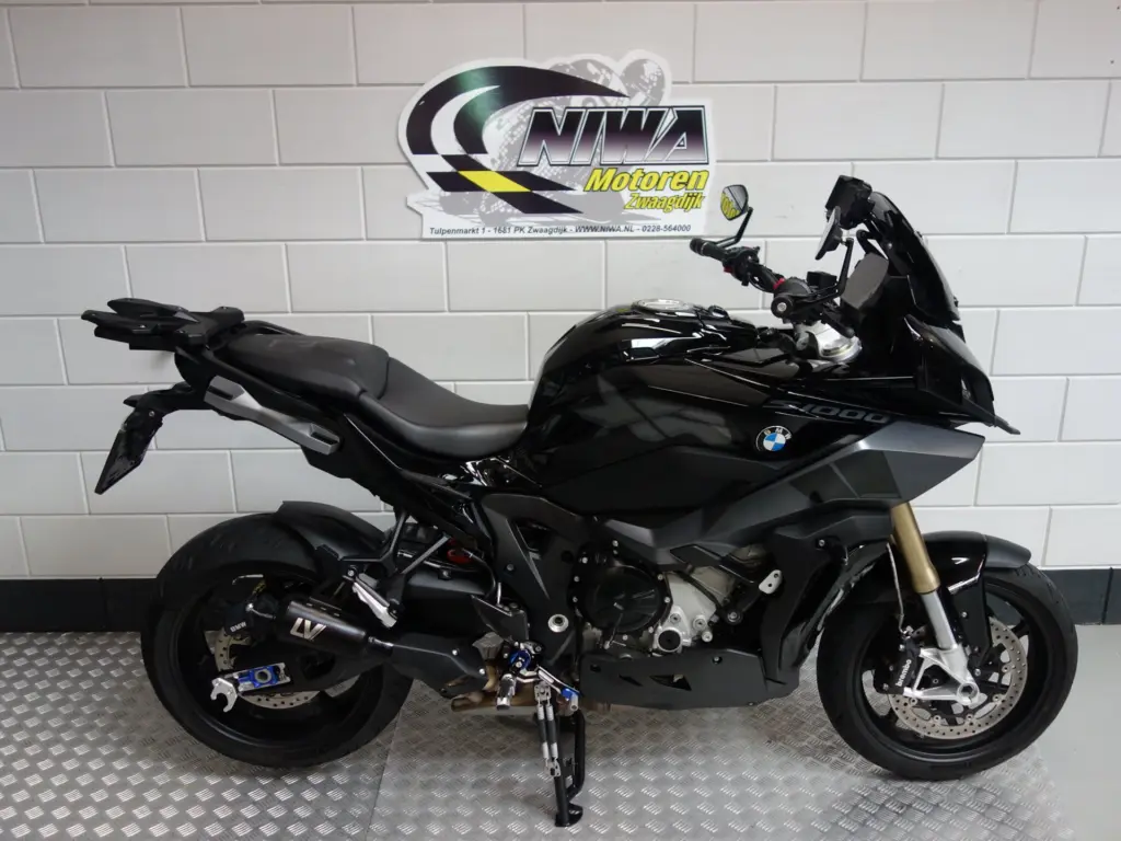 Gebruikte BMW S 1000 XR tour met 999cc motor uit 2022 bij NIWA Motoren