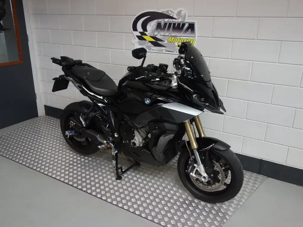 Gebruikte BMW S 1000 XR tour met 999cc motor uit 2022 bij NIWA Motoren