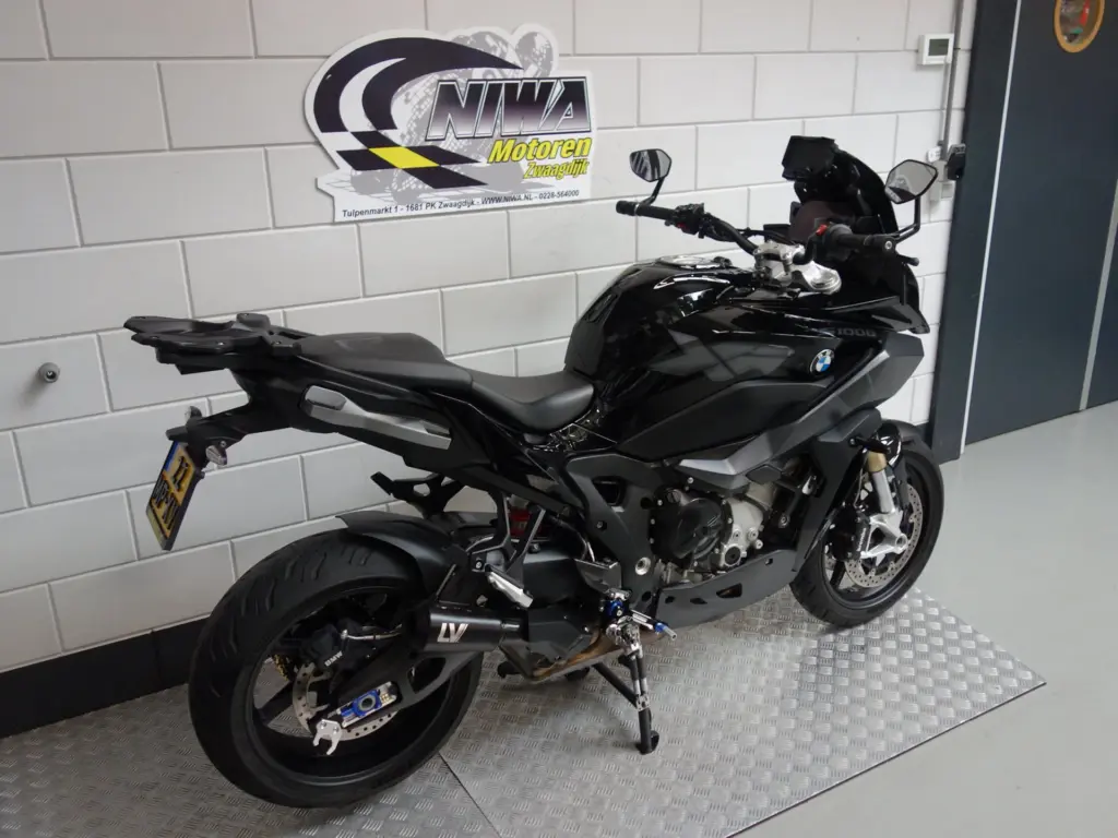 Gebruikte BMW S 1000 XR tour met 999cc motor uit 2022 bij NIWA Motoren