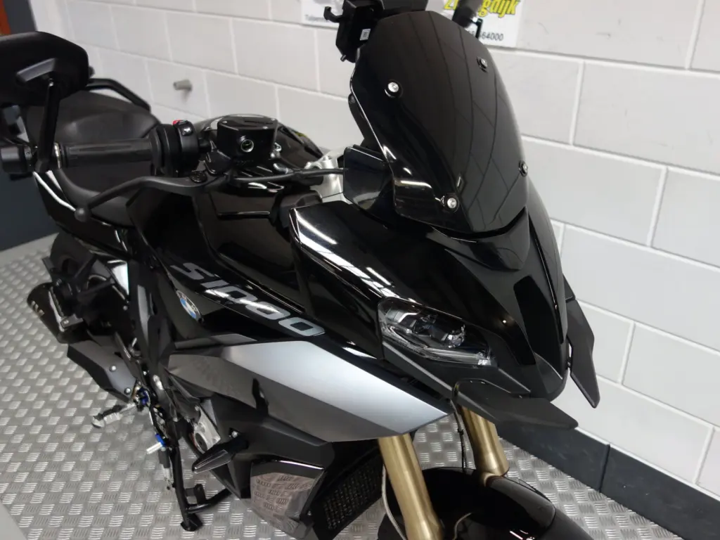 Gebruikte BMW S 1000 XR tour met 999cc motor uit 2022 bij NIWA Motoren