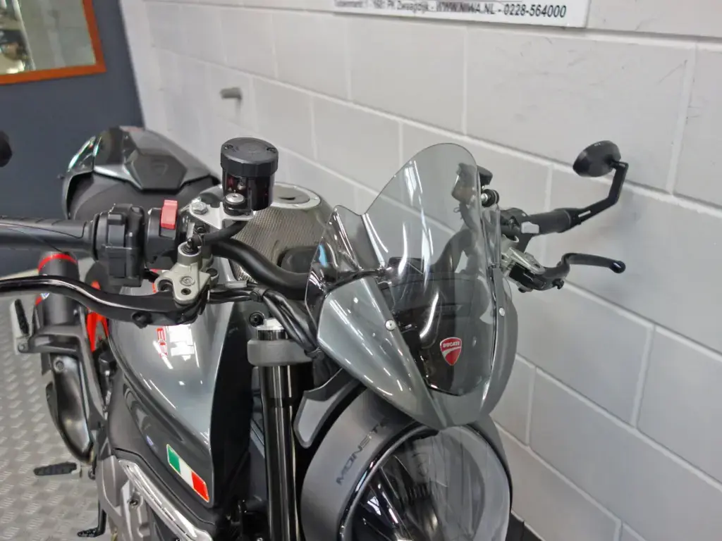 Gebruikte Ducati Monster naked bike met 937cc motor uit 2022 bij NIWA Motoren