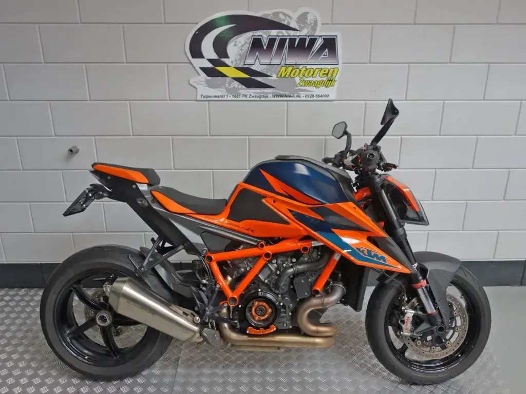 Gebruikte KTM 1290 Super Duke sport met 1301cc motor uit 2020 bij NIWA Motoren