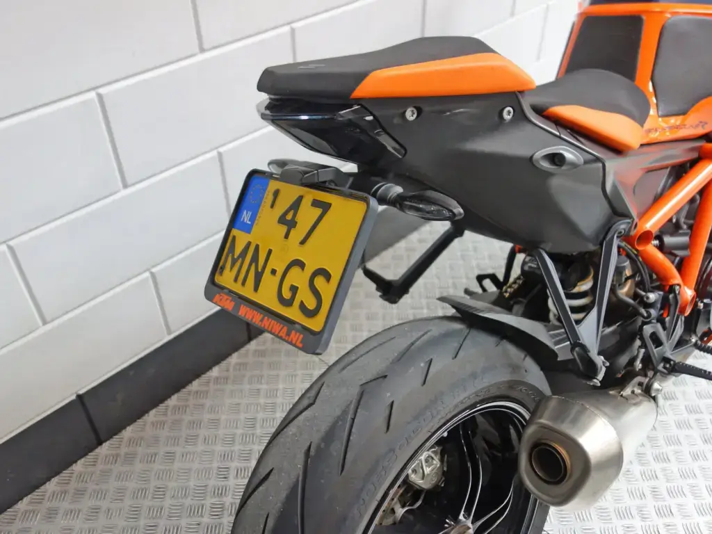 Gebruikte KTM 1290 Super Duke sport met 1301cc motor uit 2020 bij NIWA Motoren