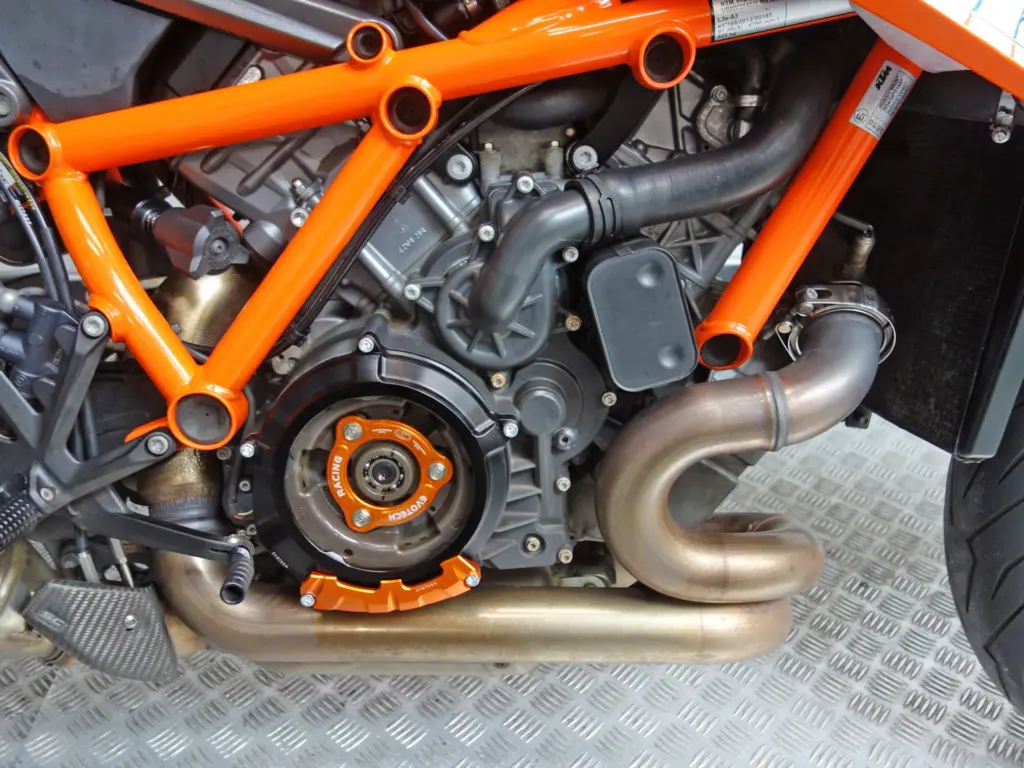 Gebruikte KTM 1290 Super Duke sport met 1301cc motor uit 2020 bij NIWA Motoren