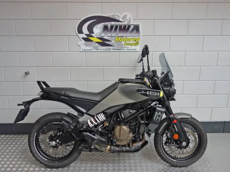 Husqvarna Svartpilen 401 bij NIWA Motoren