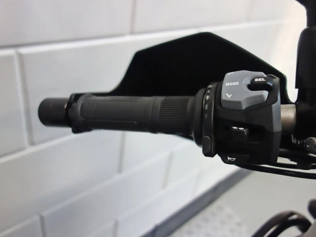 Gebruikte Suzuki V-Strom 650 all-road met 645cc motor uit 2020 bij NIWA Motoren
