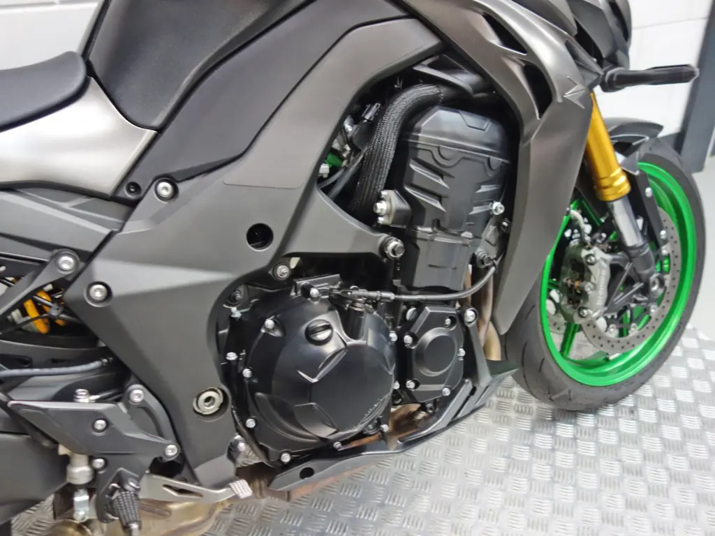 Gebruikte Kawasaki Z 1100 tour met 1099cc motor uit 2025 bij NIWA Motoren