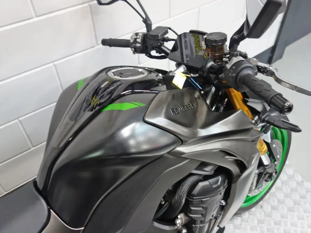 Gebruikte Kawasaki Z 1100 tour met 1099cc motor uit 2025 bij NIWA Motoren