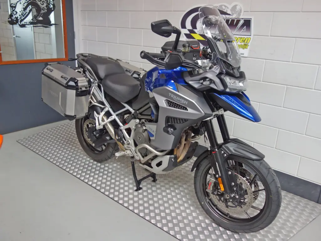 Gebruikte Triumph Tiger 1200 all-road met 1160cc motor uit 2022 bij NIWA Motoren