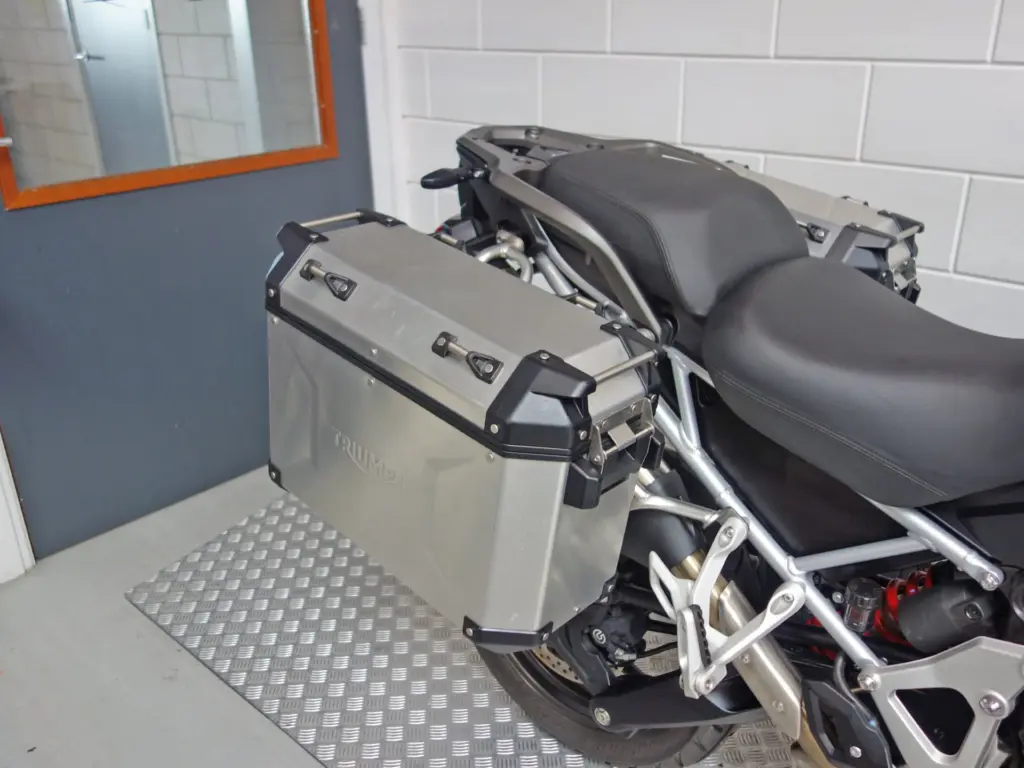 Gebruikte Triumph Tiger 1200 all-road met 1160cc motor uit 2022 bij NIWA Motoren