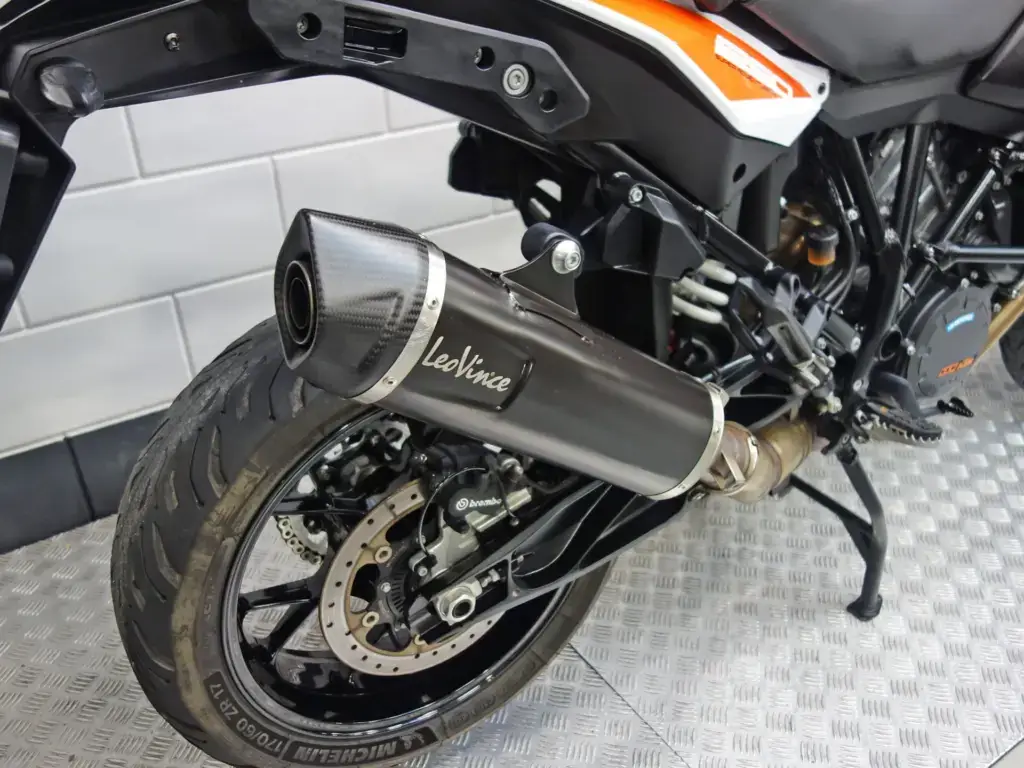 Gebruikte KTM 1290 Super Adventure all-road met 1301cc motor uit 2017 bij NIWA Motoren