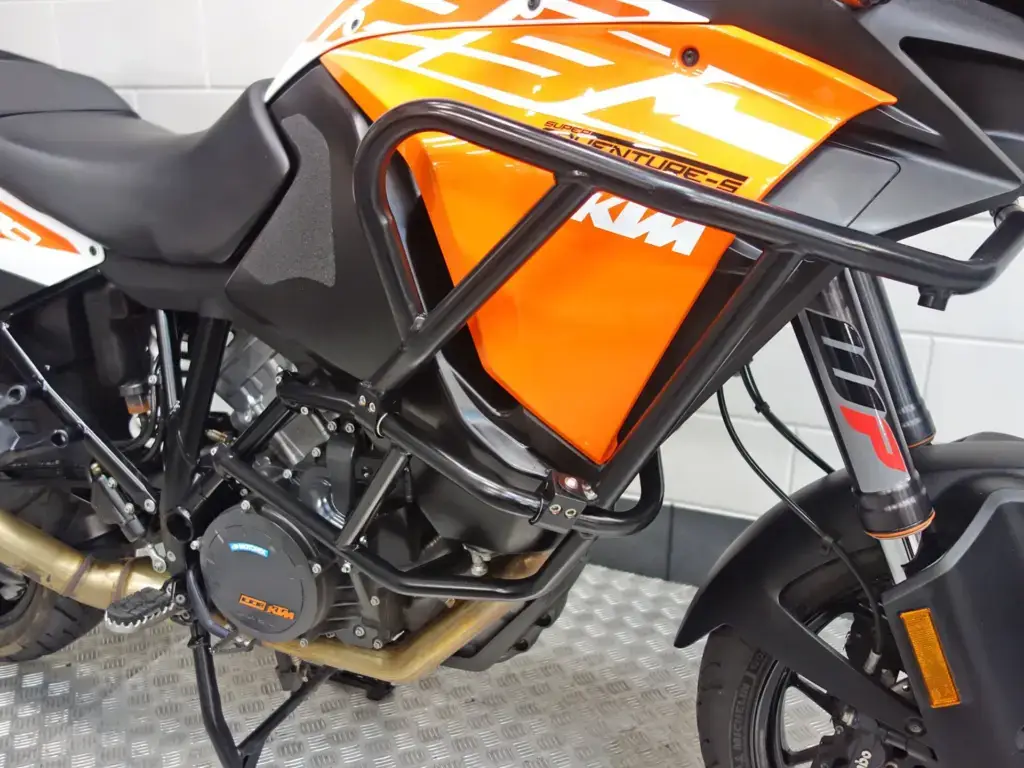 Gebruikte KTM 1290 Super Adventure all-road met 1301cc motor uit 2017 bij NIWA Motoren