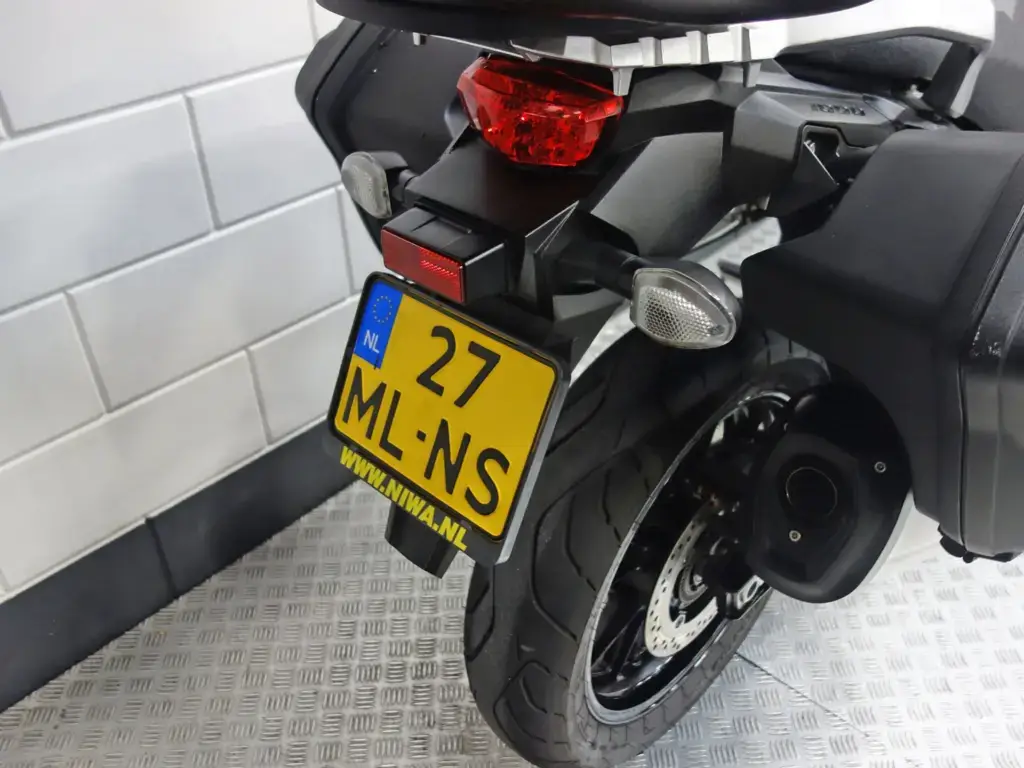 Gebruikte Suzuki V-Strom 1000 all-road met 1037cc motor uit 2014 bij NIWA Motoren