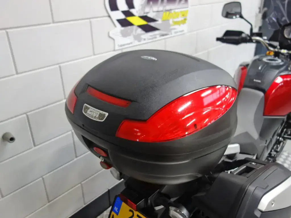 Gebruikte Suzuki V-Strom 1000 all-road met 1037cc motor uit 2014 bij NIWA Motoren