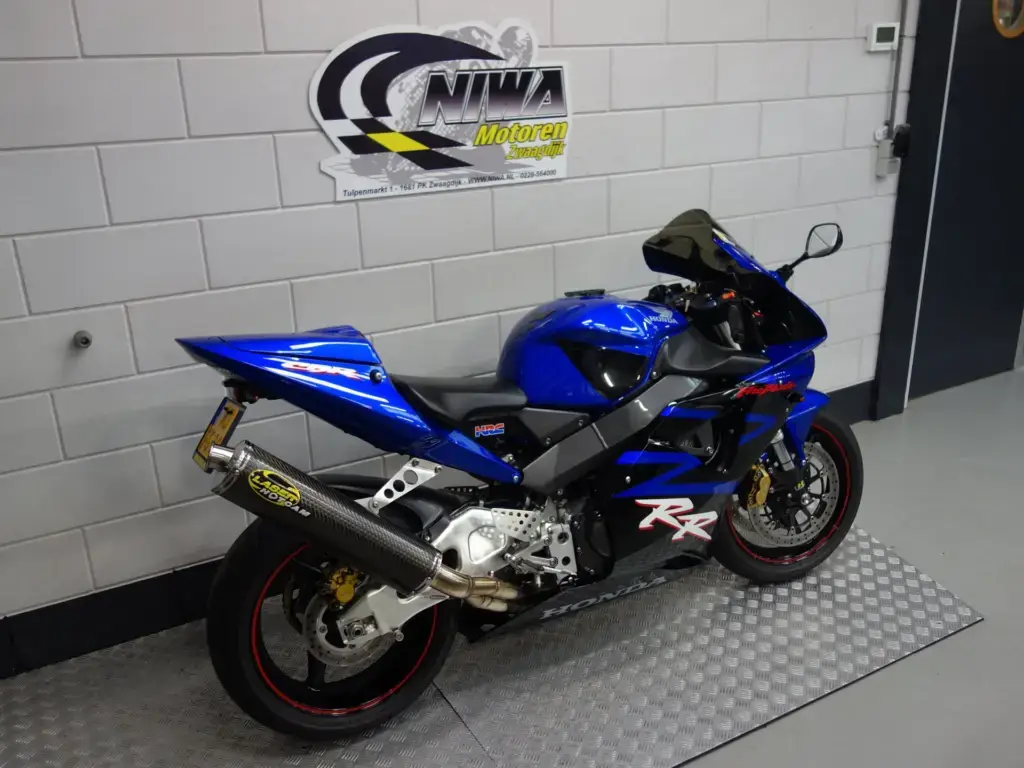 Gebruikte Honda CBR 900 sport met 954cc motor uit 2003 bij NIWA Motoren