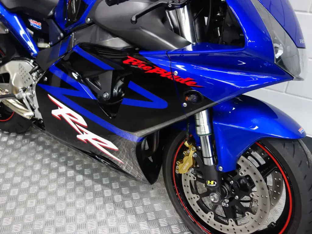 Gebruikte Honda CBR 900 sport met 954cc motor uit 2003 bij NIWA Motoren