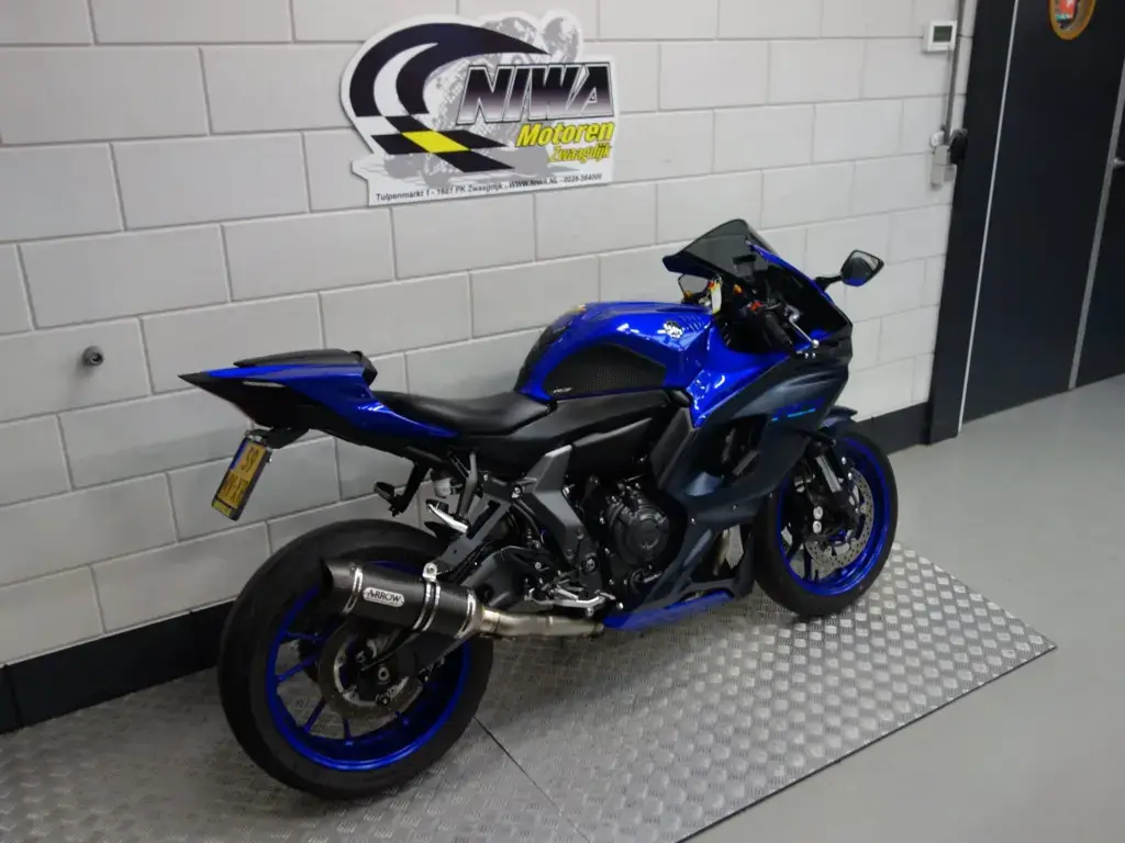 Gebruikte Yamaha R7 sport met 689cc motor uit 2023 bij NIWA Motoren